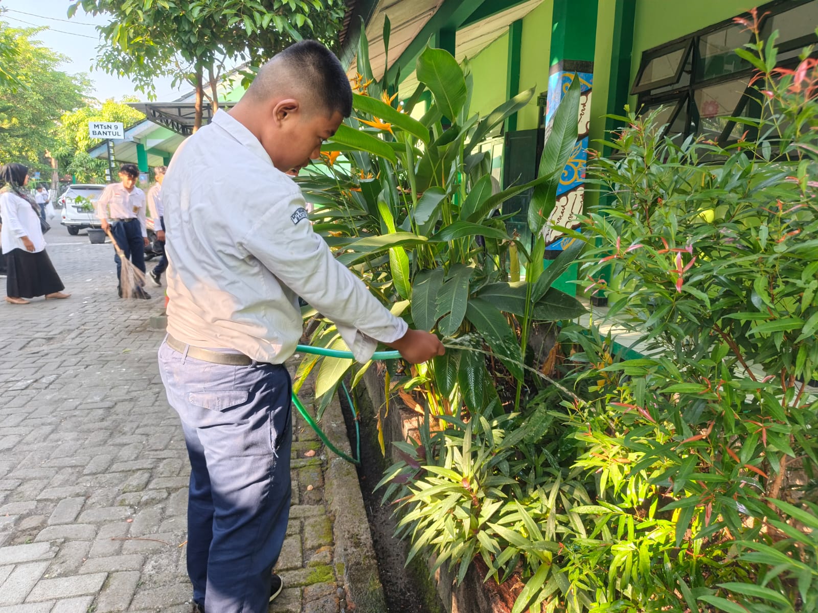 Bersih, Hijau, dan Kreatif! Semarak Aksi Adiwiyata MTsN 9 Bantul pada Hari Lingkungan Hidup Sedunia 2026